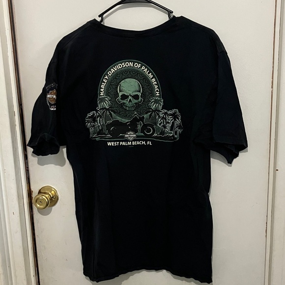 Harley-Davidson Black and Red Graphic Tee - Picture 5 of 5